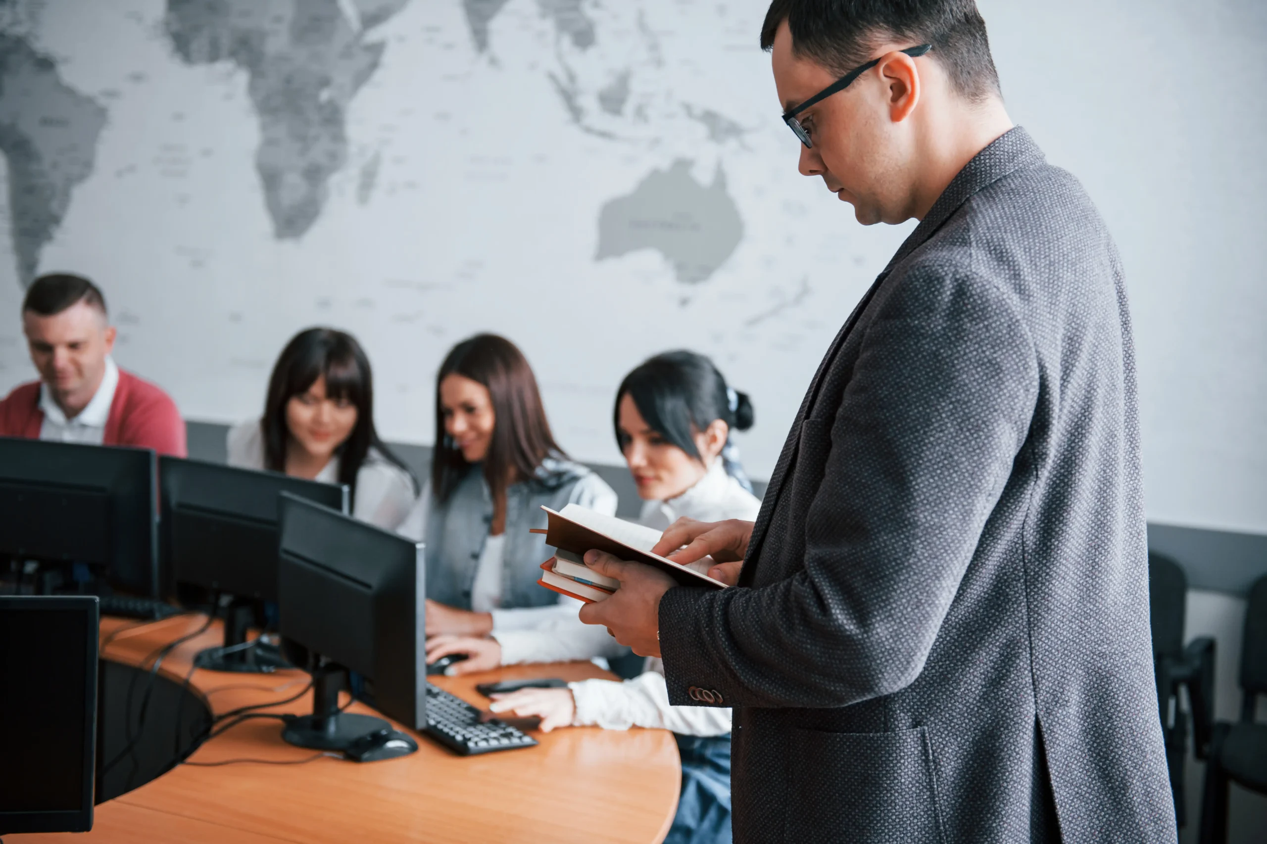 TRAINING KOMUNIKASI ASERTIF TIM DEVELOPER & PROJECT MANAGER