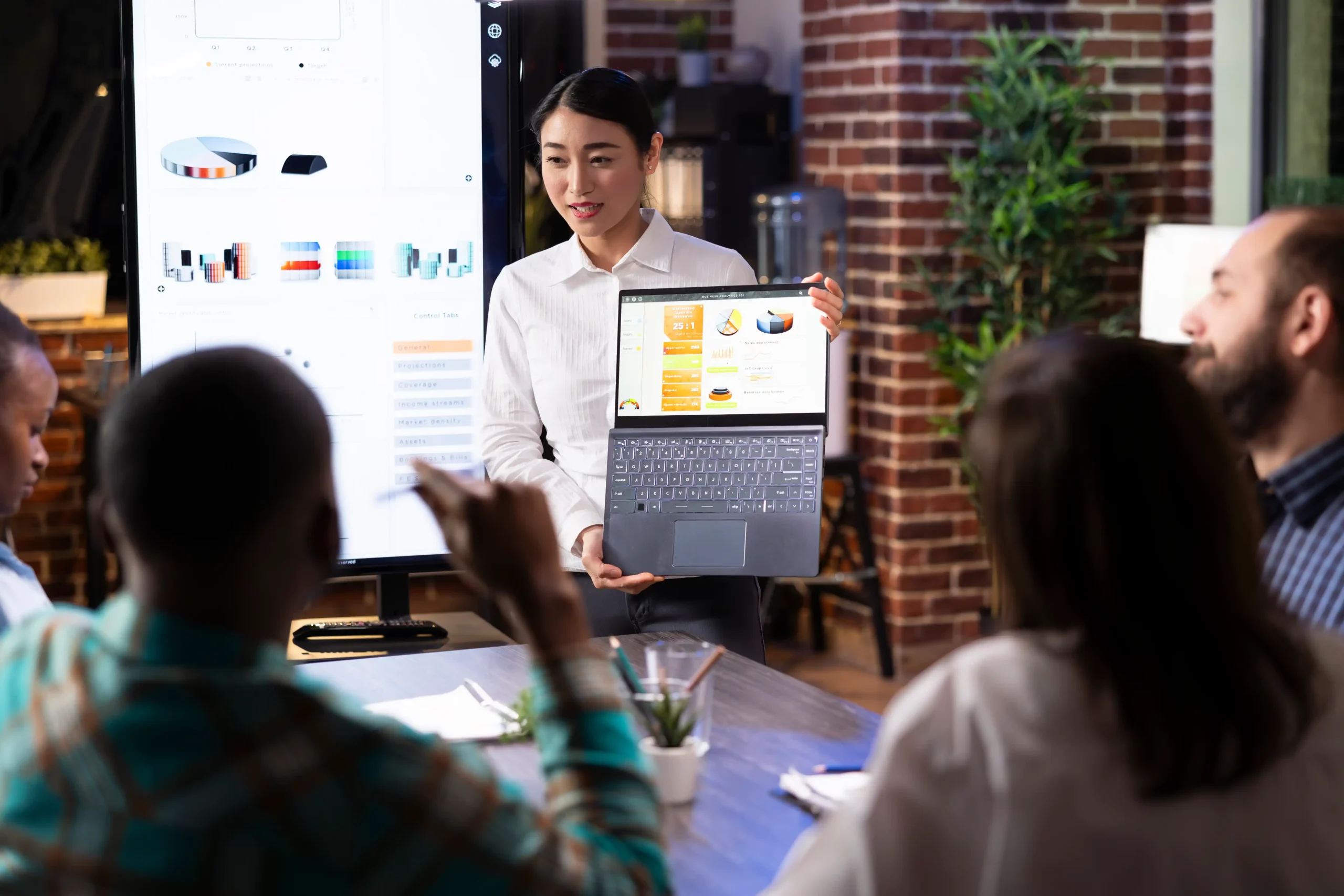 TRAINING ANALISIS STRUKTUR DATA CENTER VIA AUTODESK ROBOT